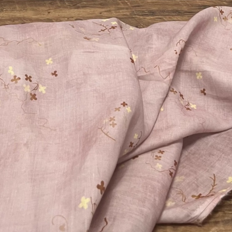 Vintage Sewing Textile - ボヘミアン風、ラミーリネン生地、くすみピンク、桜の枝模様、ヴィンテージ風、軽量、夏用のワンピース、トップス、スカート、裁縫、DIYに最適。